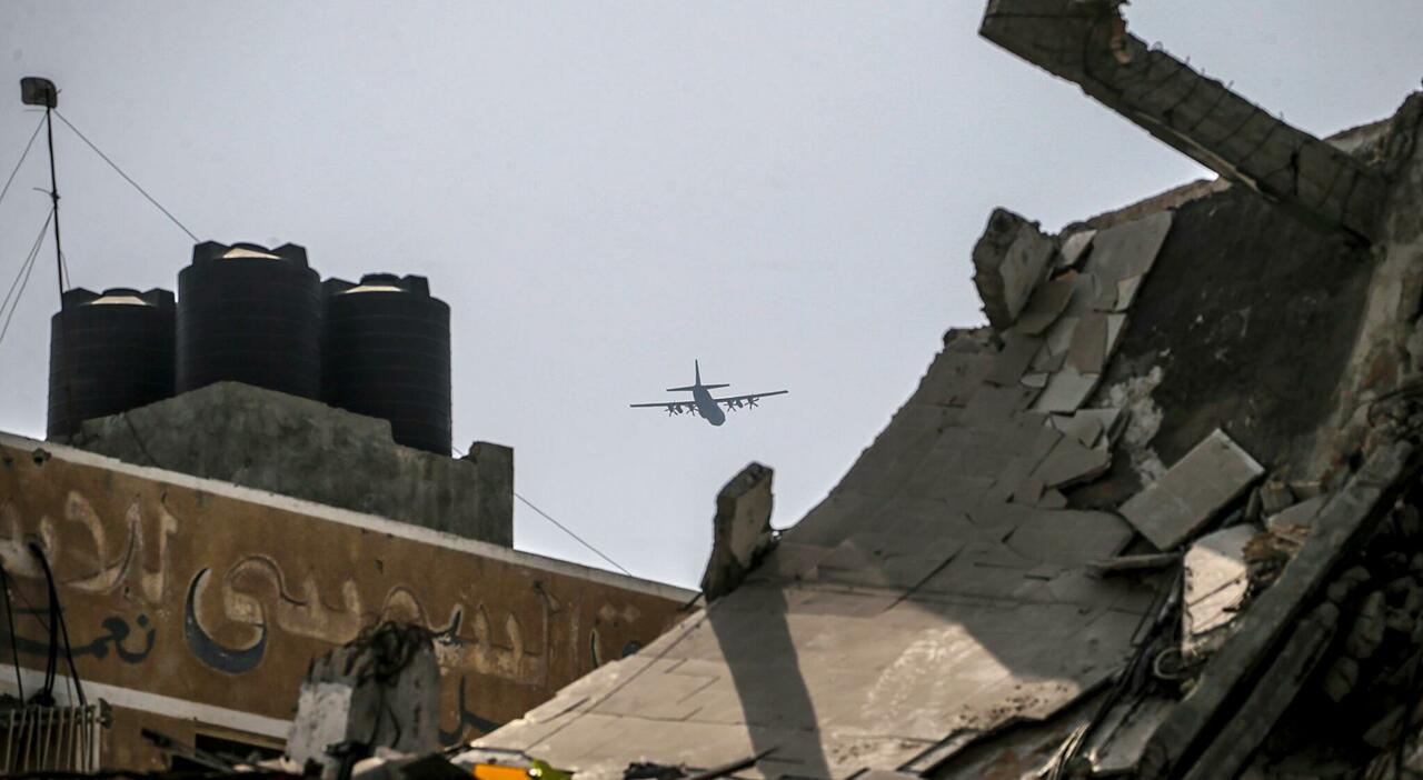 https://statics.cedscdn.it/photos/MED_HIGH/2025/08/14/9012761_14075931_gaza.jpg