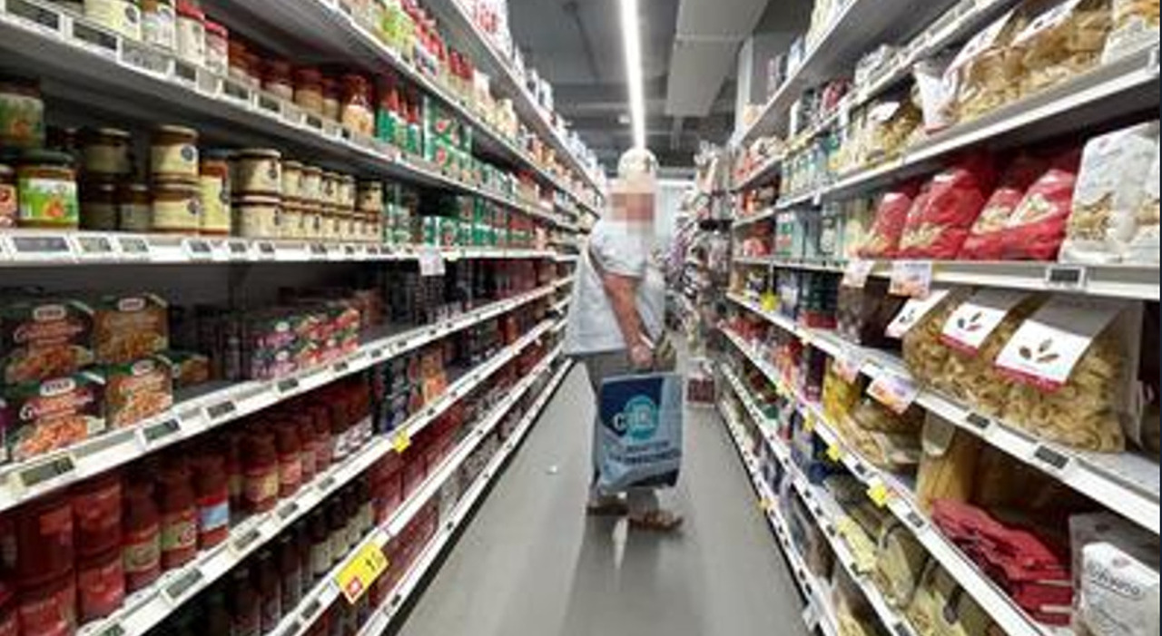 Ferragosto 2025, quali supermercati aperti? Da Conad a Coop, da Lidl a Eurospin: ecco orari e punti vendita disponibili in Italia