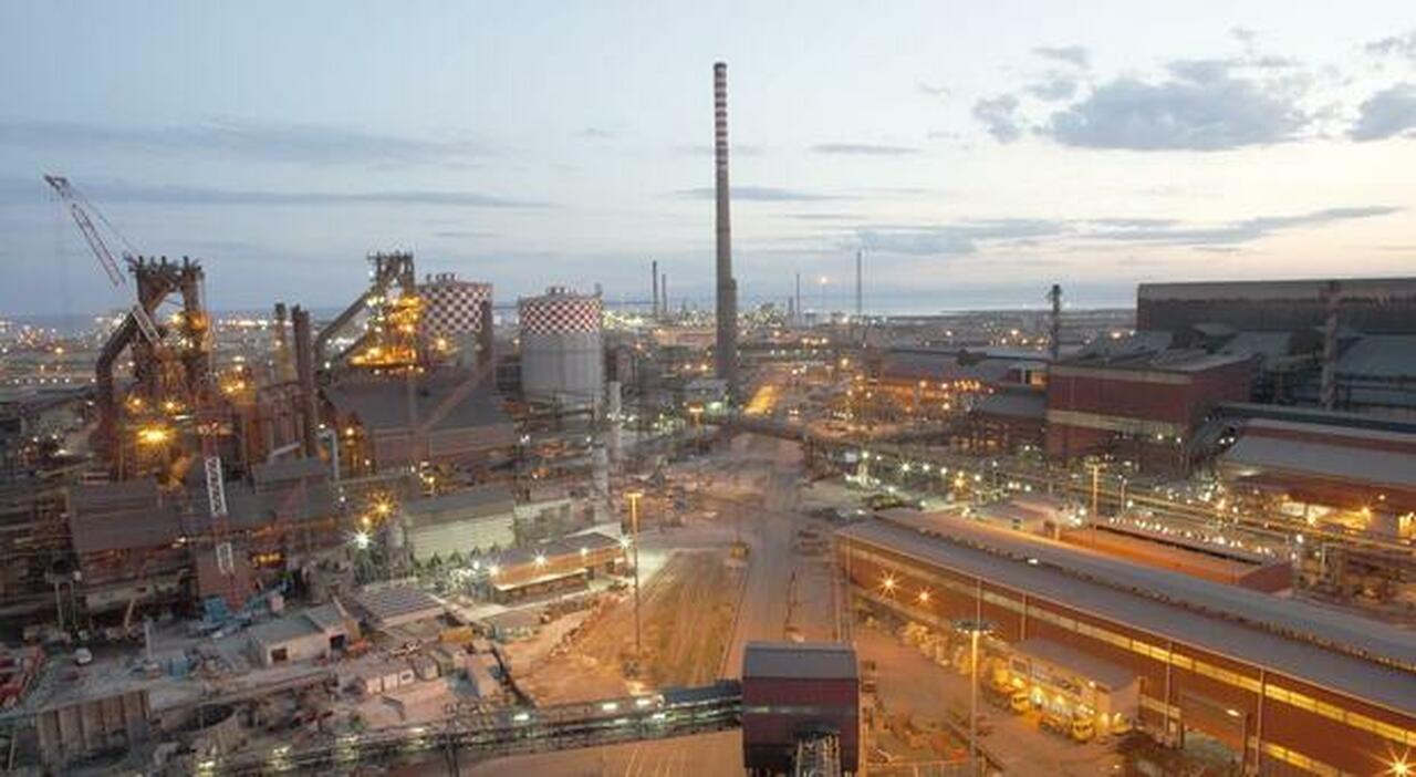 Ex Ilva, il ministro Urso spacca la città. Il sindaco Bitetti: «No alla nave gasiera»