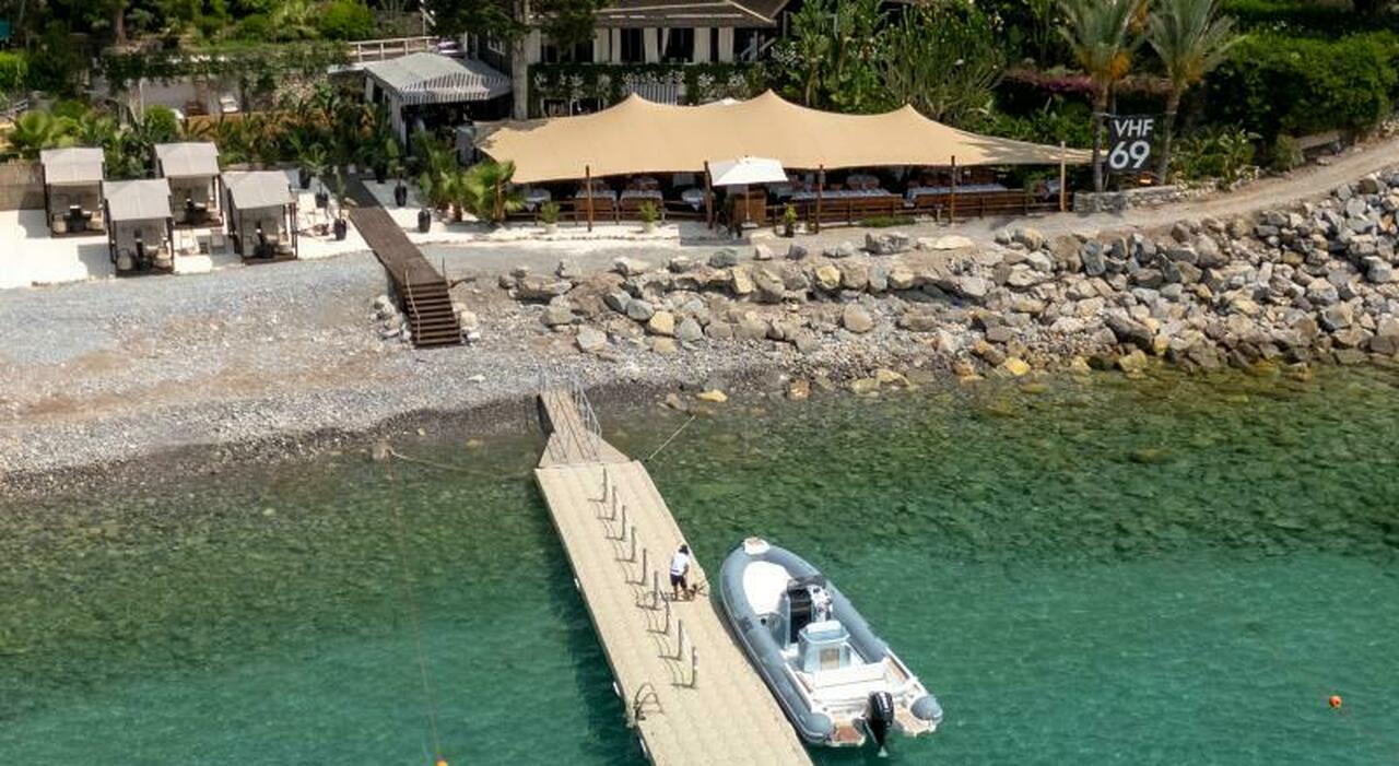 twiga baia beniamin spiaggia mare e lusso sulla liguria di ponente dove una tenda costa fino a 600 euro al giorno