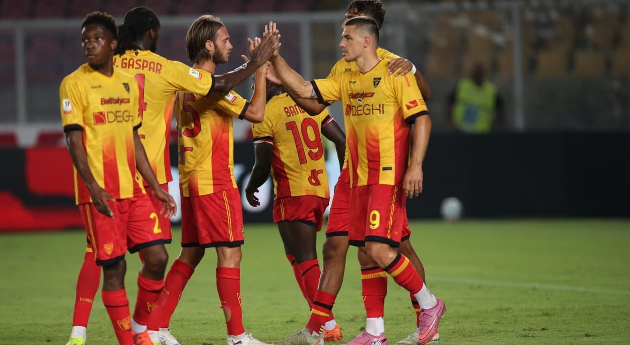 Lecce Juve Stabia: la sblocca Krstovic, raddoppia Kaba su assist di Camarda. I giallorossi vincono in 10