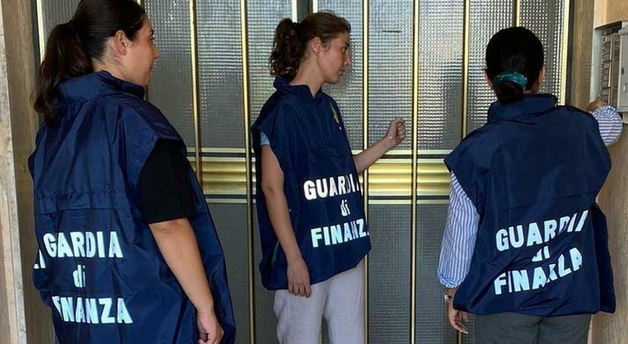 case pollaio controlli a gallipoli affitti brevi per turisti fino a 3mila euro per una settimana due denunce