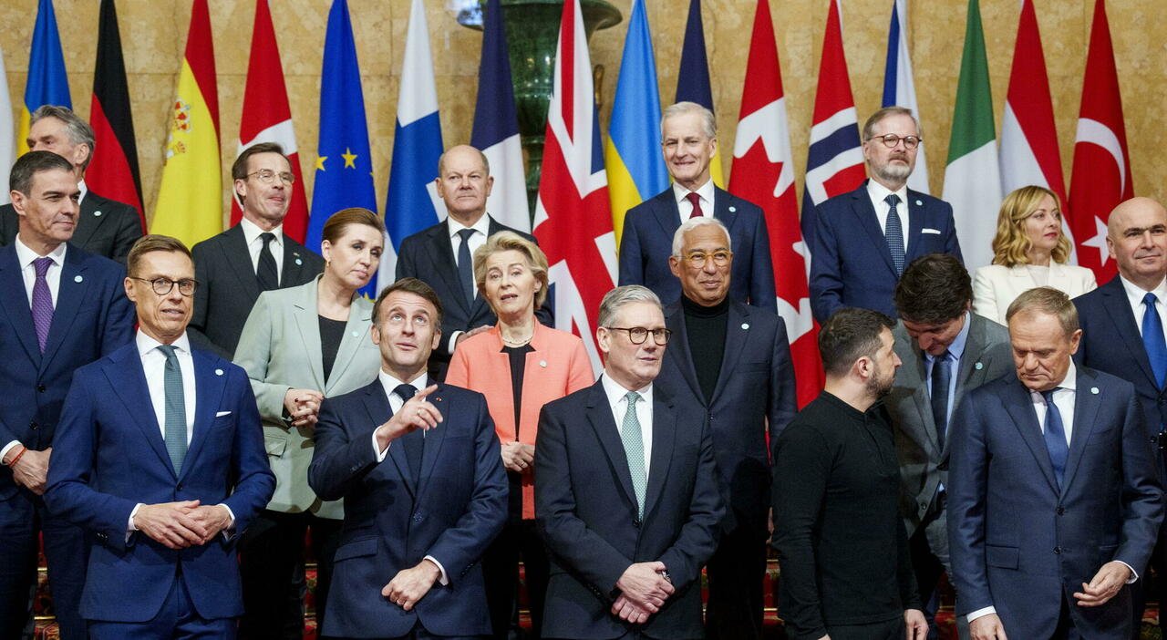 Meloni dopo la call dei leader europei: «Trump ha aperto a garanzie Nato per Kiev». L