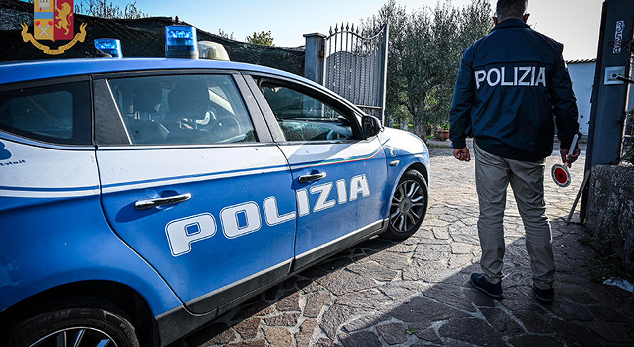 Ischia, sparatoria in un bar: due feriti molto gravi Ischia, sparatoria in un bar: due feriti molto gravi