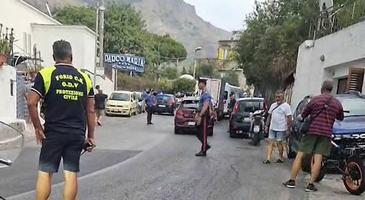 Ischia, sparatoria a Forio: ferisce l