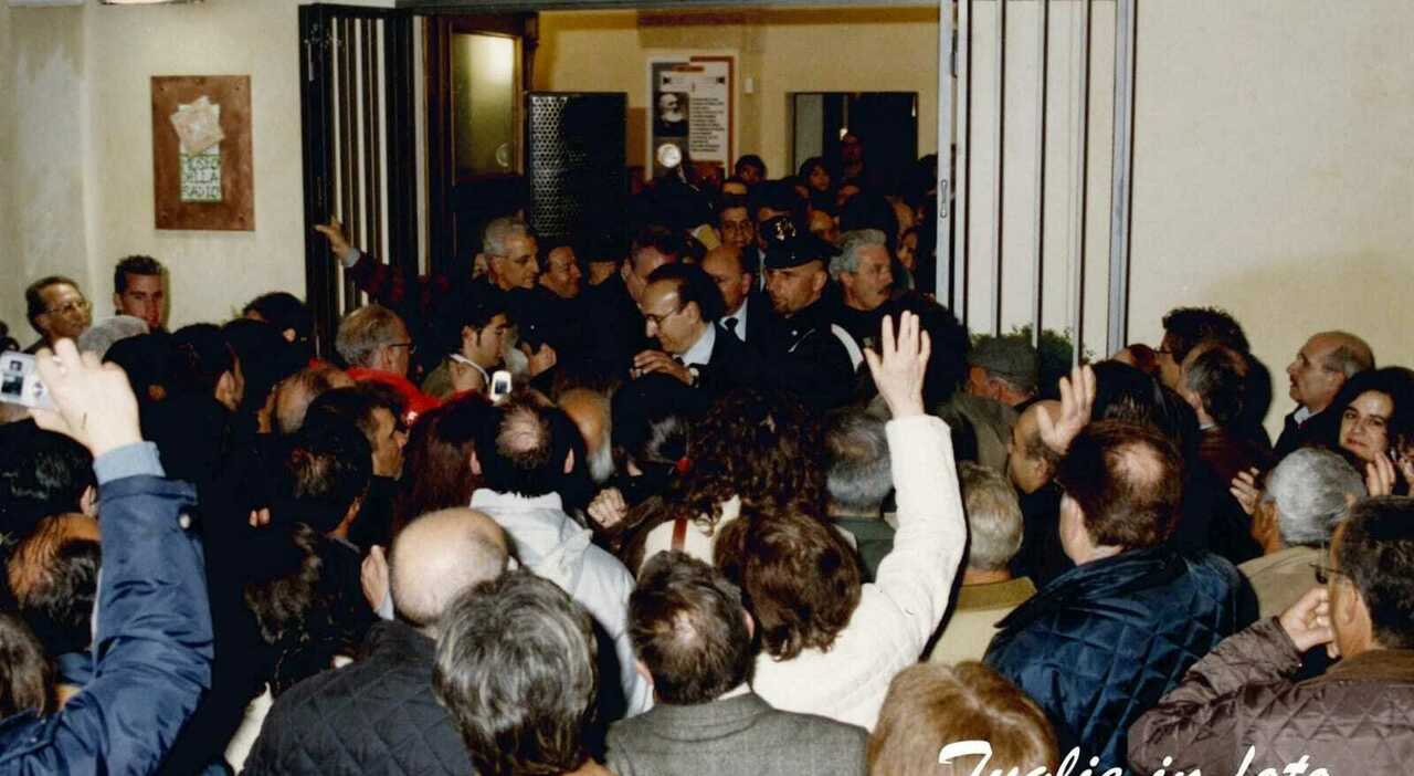 Pippo Baudo a Tuglie: bagno di folla nel 2004 per l