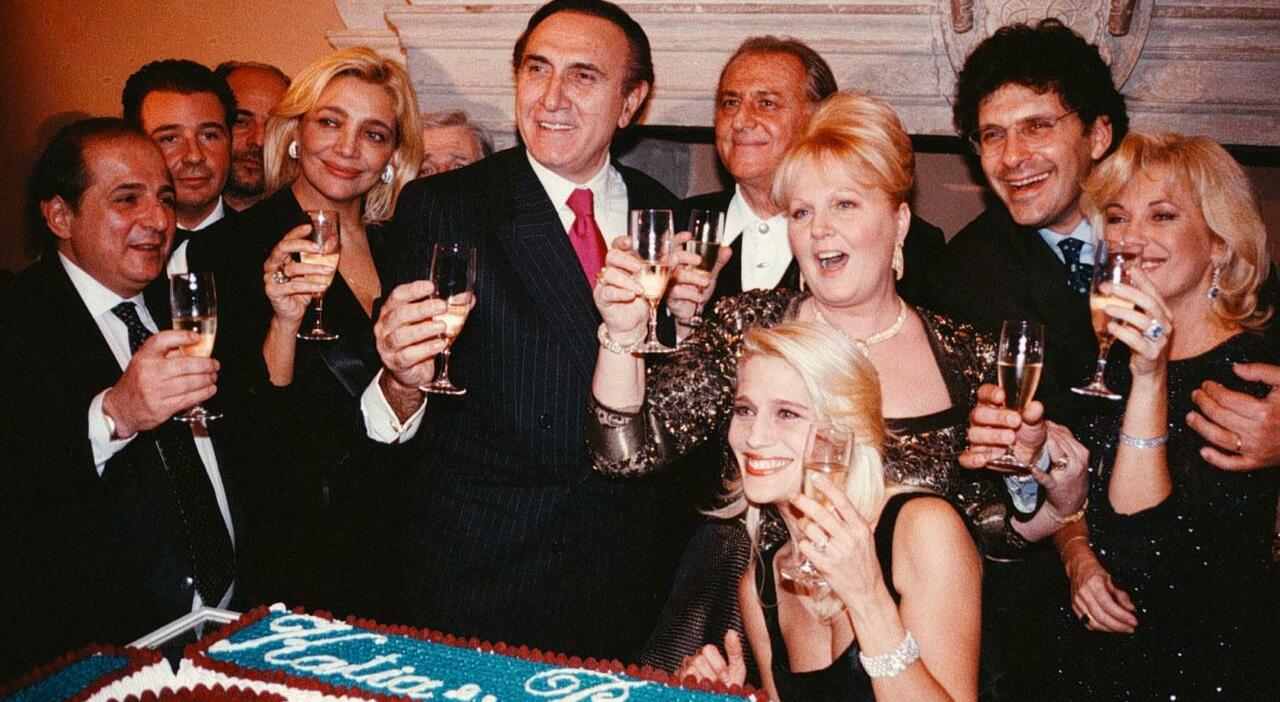 Pippo Baudo, la famiglia e la vita privata: i figli Tiziana e Alessandro (riconosciuto dopo il test del Dna), i matrimoni e tutti i legami Pippo Baudo, la famiglia e la vita privata: i figli Tiziana e Alessandro (riconosciuto dopo il test del Dna), i matrimoni e tutti i legami