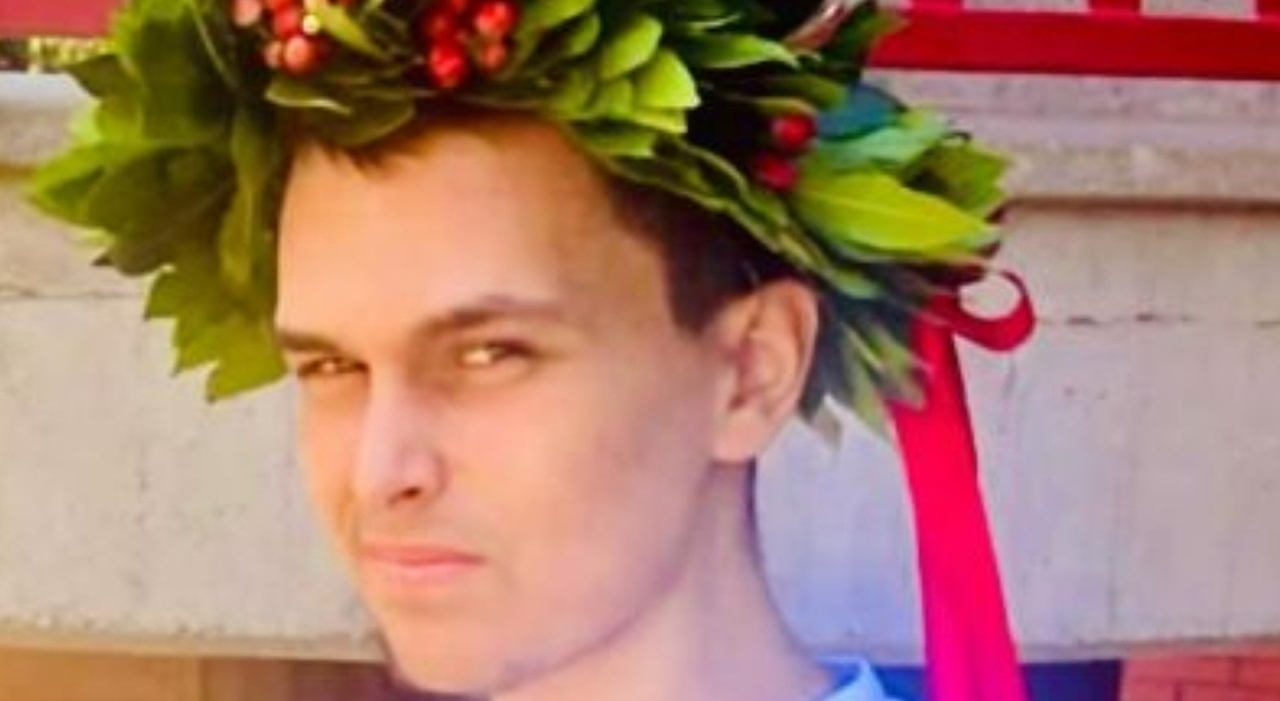 https://statics.cedscdn.it/photos/MED_HIGH/2025/08/17/9016688_17163012_jacopo_leucemia_morto_19_anni.jpg