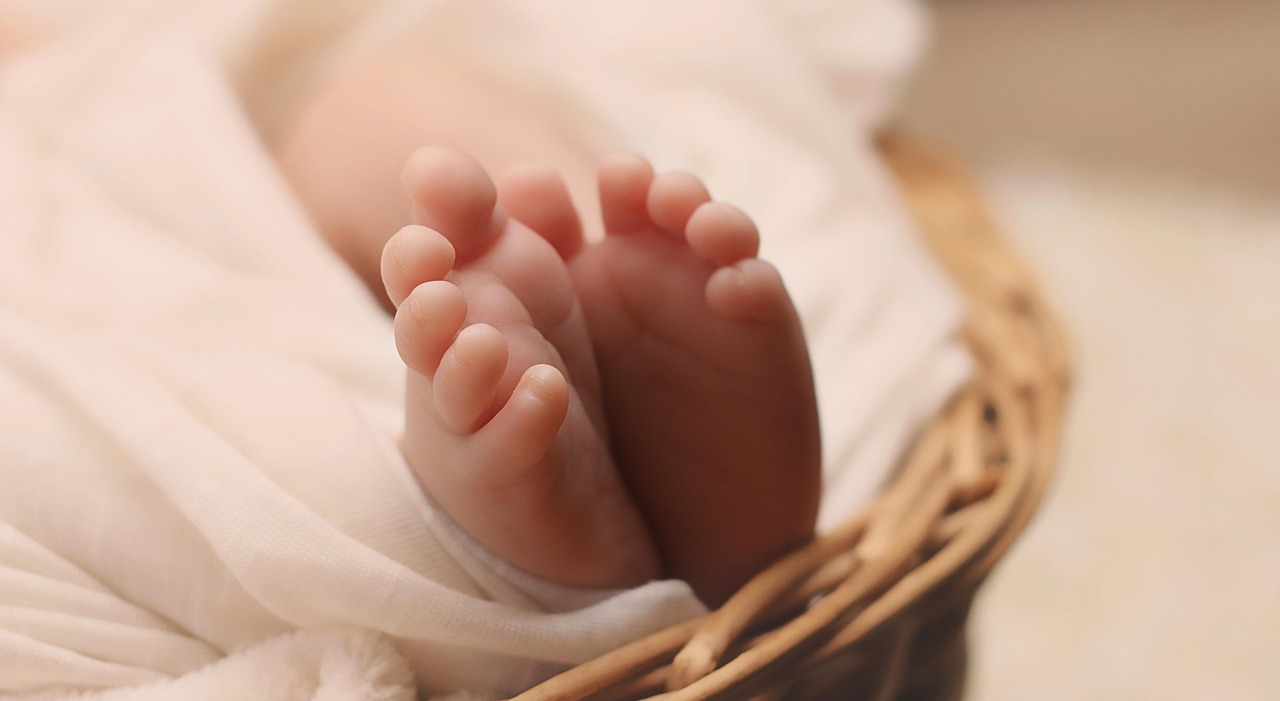 neonata muore due giorni dopo il parto cesareo d urgenza lo strazio della famiglia di athena rigutto sei apparsa come un raggio allalba