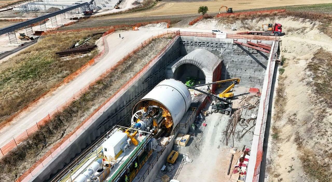 Trasporti, energia, scuola: il Sud accelera sul Pnrr, in un mese 15 nuovi bandi Trasporti, energia, scuola: il Sud accelera sul Pnrr, in un mese 15 nuovi bandi