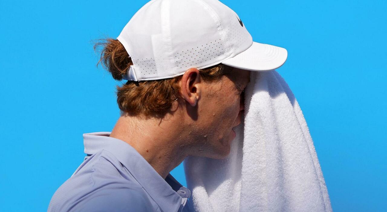 Jannik Sinner si ritira, Carlos Alcaraz vince a Cincinnati: «Sto male, non riesco a muovermi». L Jannik Sinner si ritira, Carlos Alcaraz vince a Cincinnati: «Sto male, non riesco a muovermi». L