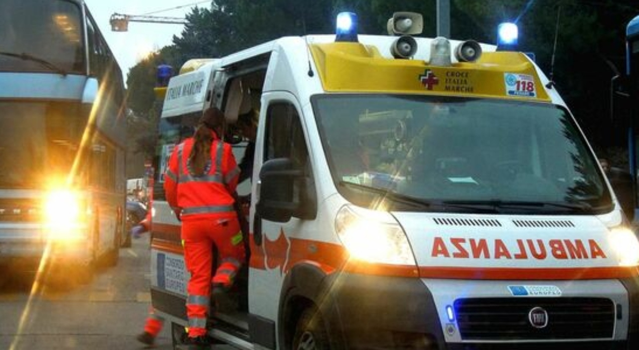 bambino di 2 anni muore in ospedale era in campeggio con la famiglia aveva la meningite