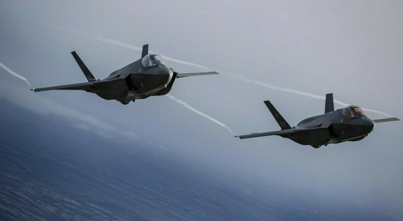 nato caccia di polonia e svezia decollano dopo l attacco russo sull ucraina attivati i sistemi di difesa aerea