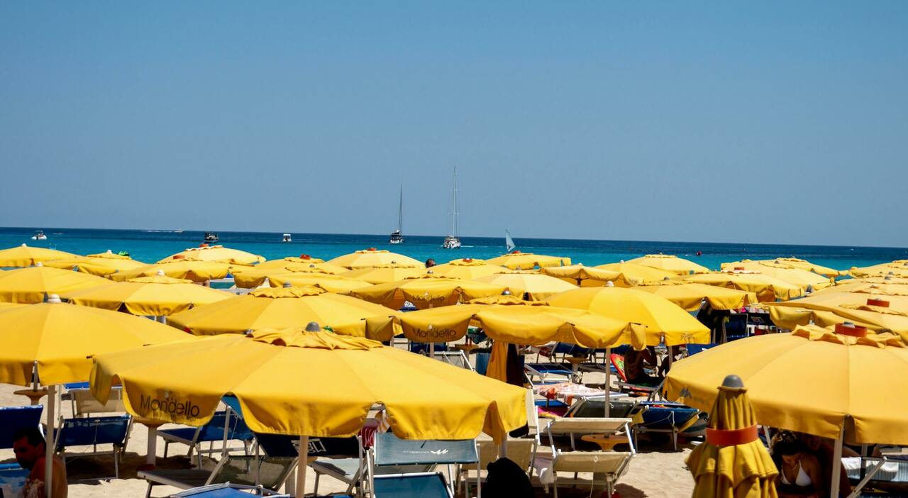 https://statics.cedscdn.it/photos/MED_HIGH/2025/08/20/9021735_20140317_anziano_colpito_gavettoni_vacanza_spiaggia_ricoverato_ospedale_alassio_savona_oggi_20_8_2025.jpg