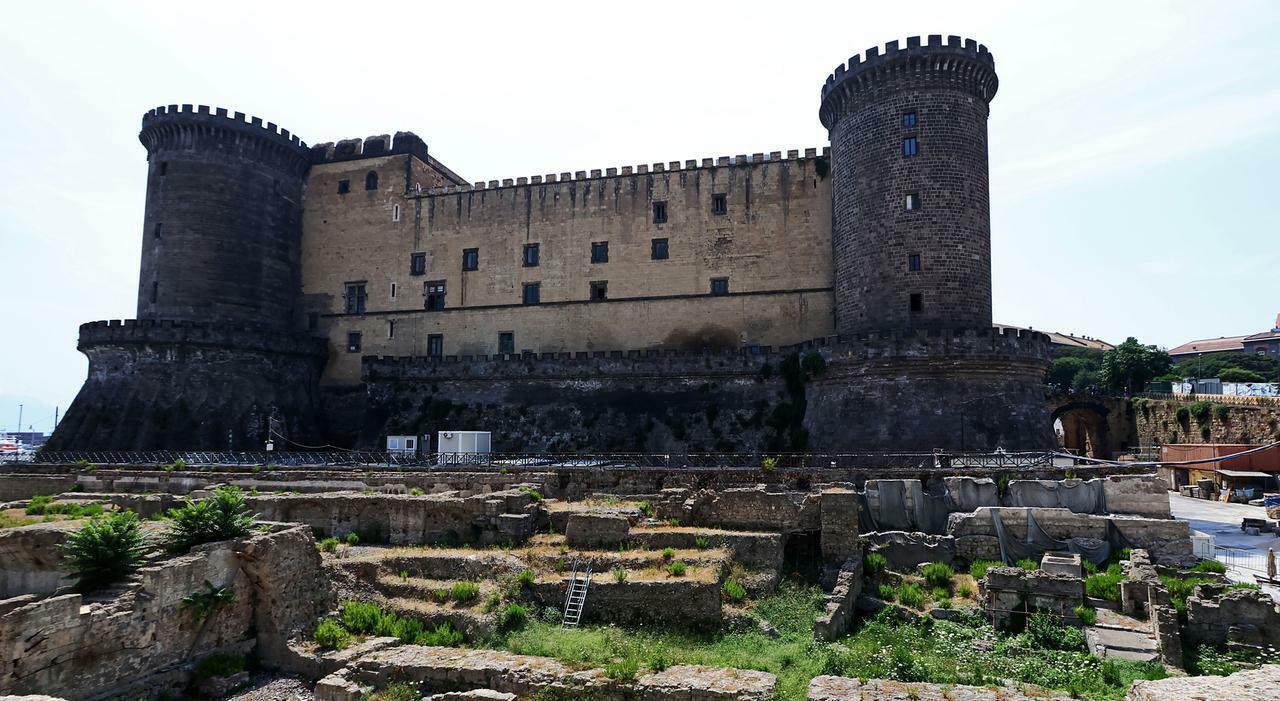 Maschio Angioino, pronto il progetto scavi: «Ecco il parco archeologico»