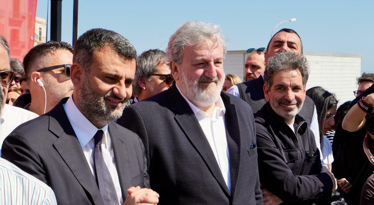 Pd, l?intesa su Emiliano: candidato in Consiglio e poi alle Politiche 2027