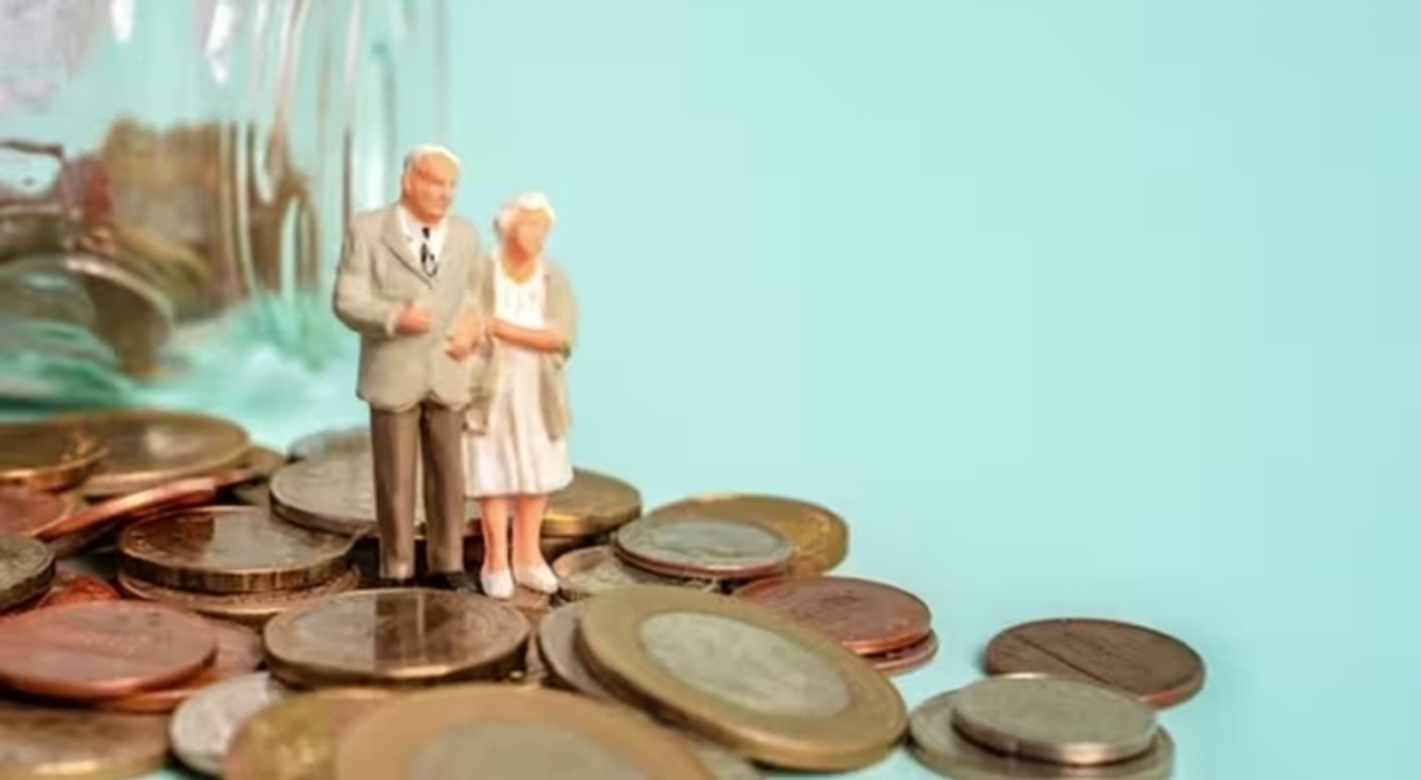 https://statics.cedscdn.it/photos/MED_HIGH/2025/08/21/9023267_21082621_pensione_aumento_660_euro_governo_oggi_21_8_2025.jpg