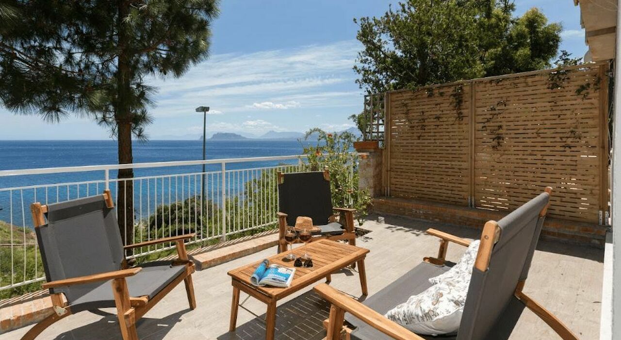 I turisti pazzi per le spiagge: è pugliese la meta più cercata su Airbnb, ecco quale