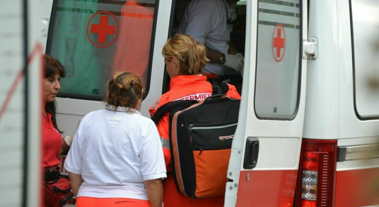 https://statics.cedscdn.it/photos/MED_HIGH/2025/08/22/9025084_22104107_bambino_cade_auto_in_corsa_corchiano_viterbo_cosa_e_successo_oggi_22_8_2025.jpg