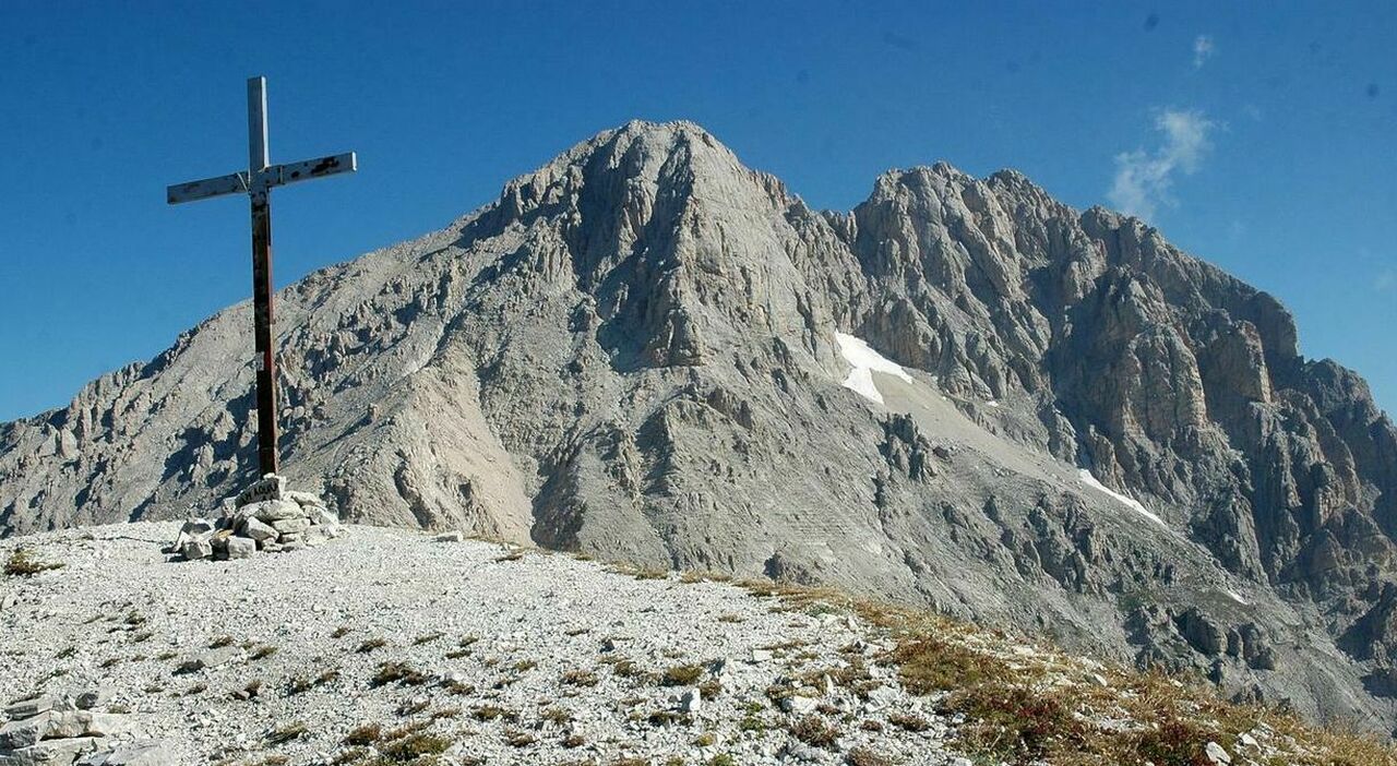 https://statics.cedscdn.it/photos/MED_HIGH/2025/08/22/9025208_22134202_escursionista_morto_gran_sasso_chi_e_vittima_monte_prena_oggi_22_8_2025.jpg