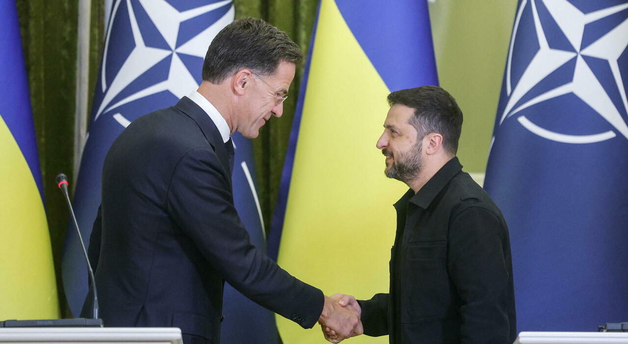 guerra ucraina lavrov zelensky ha rifiutato le proposte di trump per la tregua pi249 lontano l incontro con putin allerta aerea a kiev durante la visita di rutte