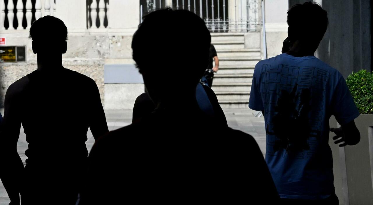 mio figlio di 13 anni picchiato da 6 bulli con una chiave inglese nelle costole poi l hanno obbligato a baciare i loro piedi la denuncia choc di mamma bruna