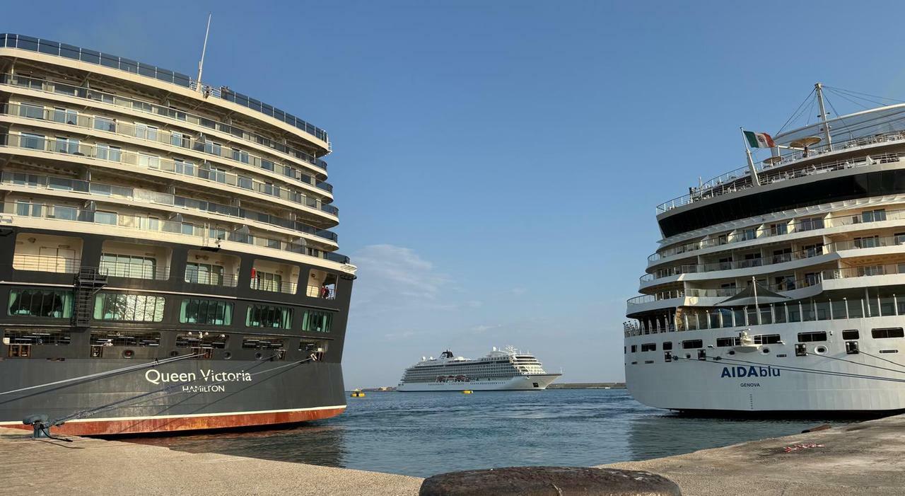 Bari, quattro navi da crociera in un giorno e oltre 8mila passeggeri: «Traguardo importante» Bari, quattro navi da crociera in un giorno e oltre 8mila passeggeri: «Traguardo importante»