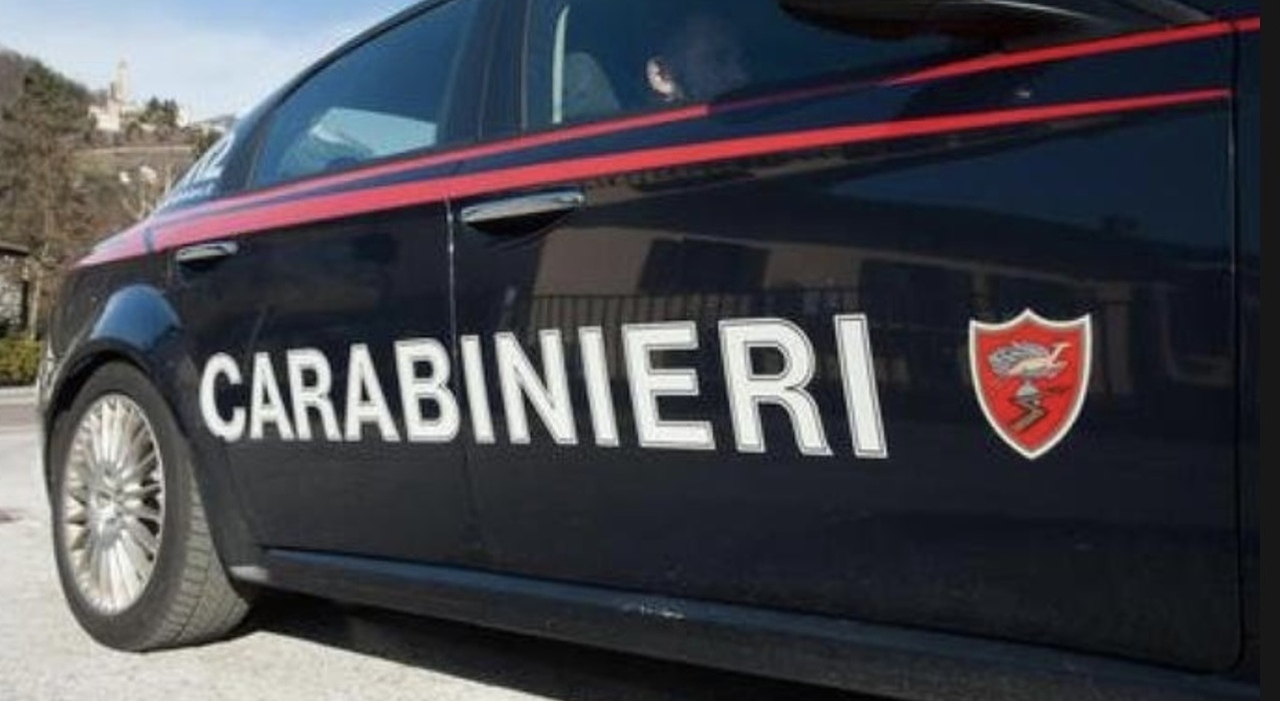 Donna di 47 anni strangolata da compagno al culmine di un litigio, il corpo trovato riverso sul pavimento: lui è in fuga Donna di 47 anni strangolata da compagno al culmine di un litigio, il corpo trovato riverso sul pavimento: lui è in fuga