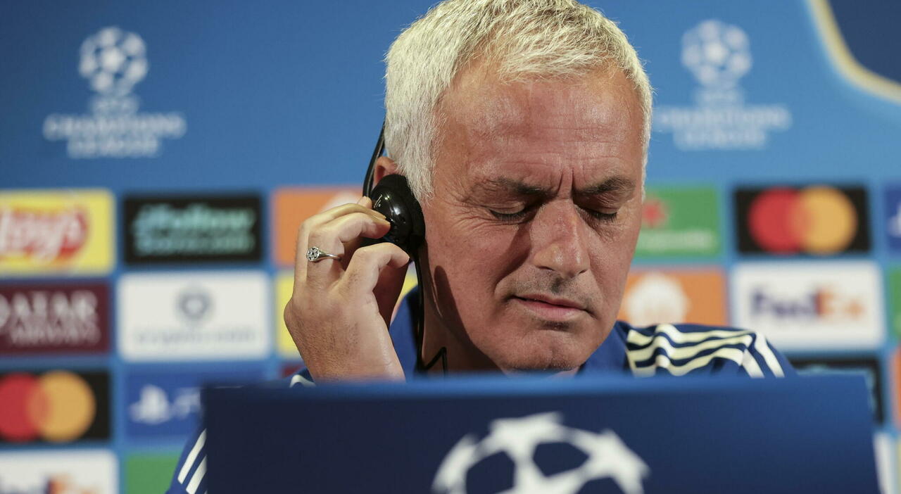 https://statics.cedscdn.it/photos/MED_HIGH/2025/08/23/9027146_23184048_jose_mourinho_torna_premier_league_nottingham_forest_oggi_23_8_2025.jpg