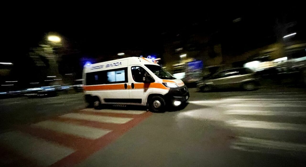 fingono di lanciarsi sotto le auto in corsa ma il gioco finisce male 27enne viene investito davvero 232 grave