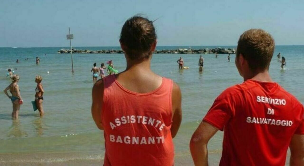 https://statics.cedscdn.it/photos/MED_HIGH/2025/08/24/9028513_24125402_7287544_14174611_bagnini_allarme_estate.jpg