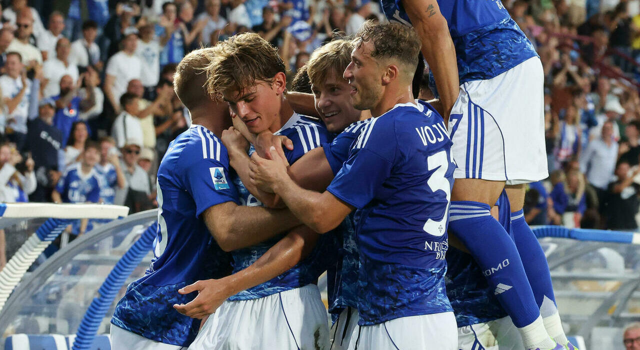 https://statics.cedscdn.it/photos/MED_HIGH/2025/08/24/9028848_24202826_como_lazio_pagelle_oggi_24_8_2025.jpg