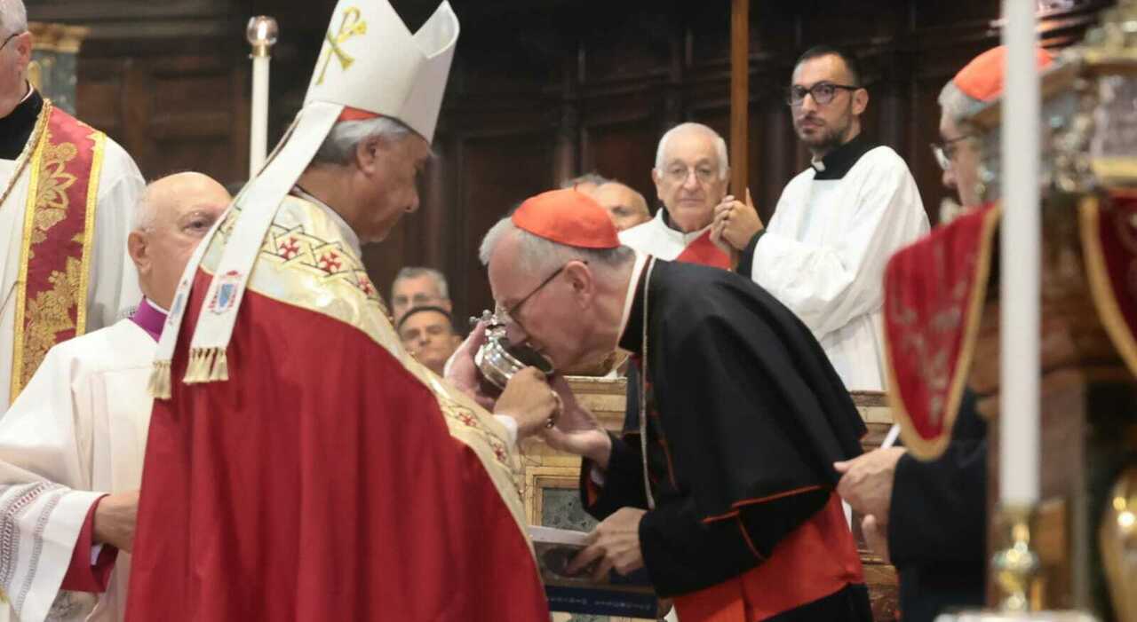 Giubileo a Napoli, si scioglie il sangue di San Gennaro: doppia liquefazione insieme con quella di Santa Patrizia Giubileo a Napoli, si scioglie il sangue di San Gennaro: doppia liquefazione insieme con quella di Santa Patrizia
