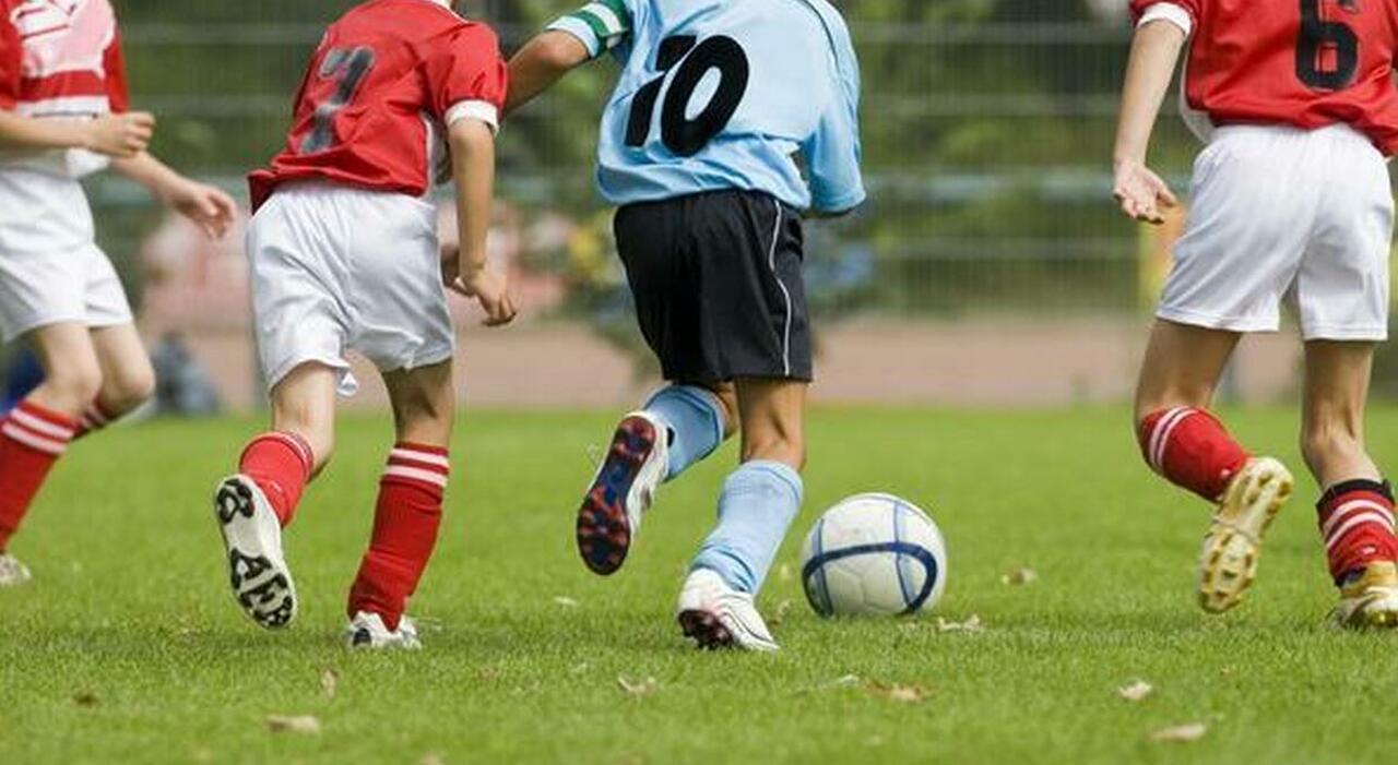 Abusi sui ragazzini al camp estivo di Carpegna, arrestato alla partita dei baby calciatori: 26enne condannato in via definitiva