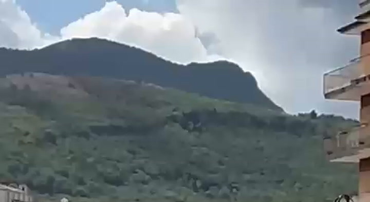 https://statics.cedscdn.it/photos/MED_HIGH/2025/08/26/9031760_poster.jpg