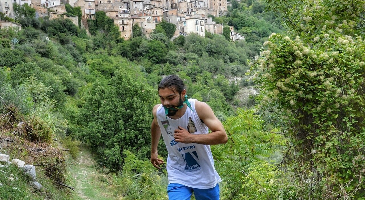 https://statics.cedscdn.it/photos/MED_HIGH/2025/08/27/9033840_27155114_corsadeglizingari3.jpg