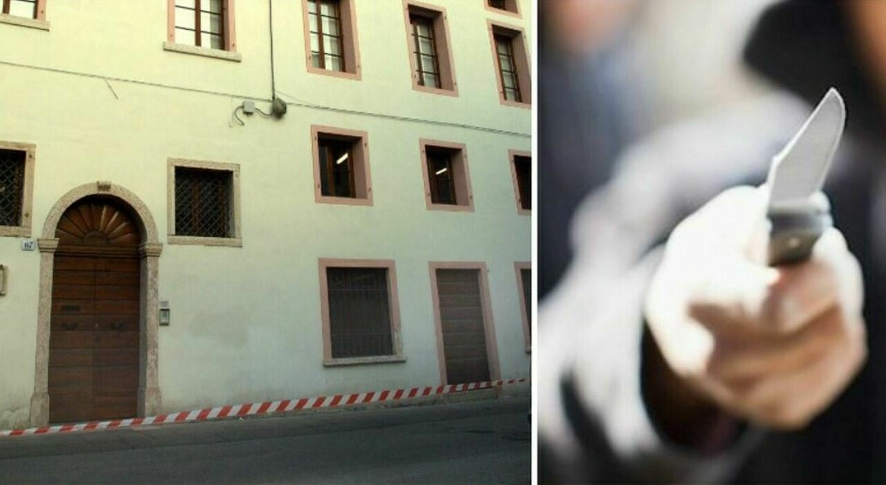 prof accoltellato per una sigaretta l aggressore era in cura il centro di salute mentale la fuga i precedenti per minacce e lesioni