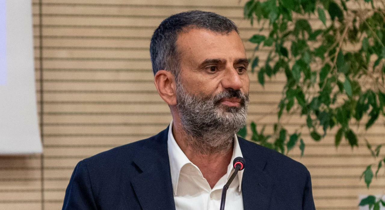 Pd, doppio tavolo per decidere sulla candidatura di Decaro Pd, doppio tavolo per decidere sulla candidatura di Decaro