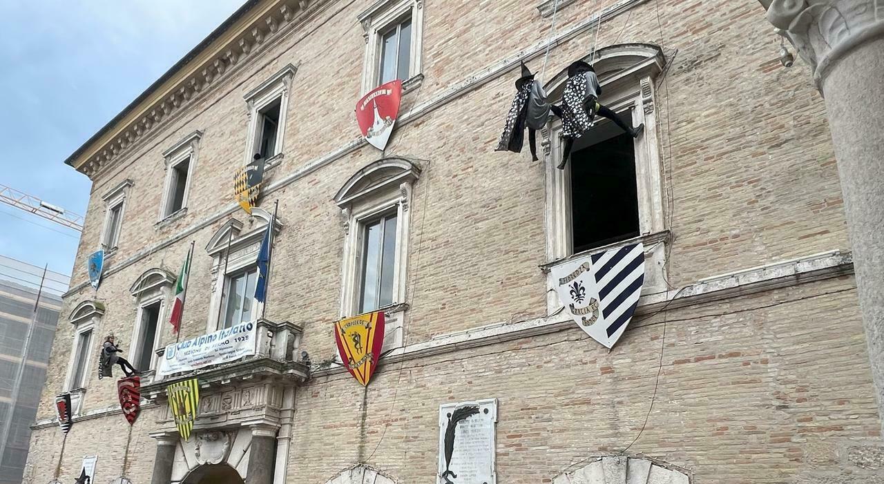 Piccoli debiti col Comune? A Fermo c?è il baratto. Il conto si salda lavorando per la città, ammessi 8 cittadini Piccoli debiti col Comune? A Fermo c?è il baratto. Il conto si salda lavorando per la città, ammessi 8 cittadini