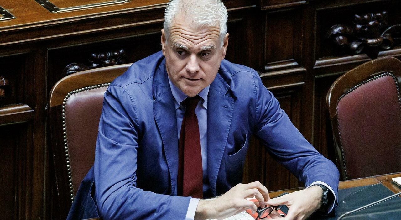 Statali, premi detassati e più fondi per il salario accessorio. In manovra ipotesi aliquota agevolata al 5% Statali, premi detassati e più fondi per il salario accessorio. In manovra ipotesi aliquota agevolata al 5%