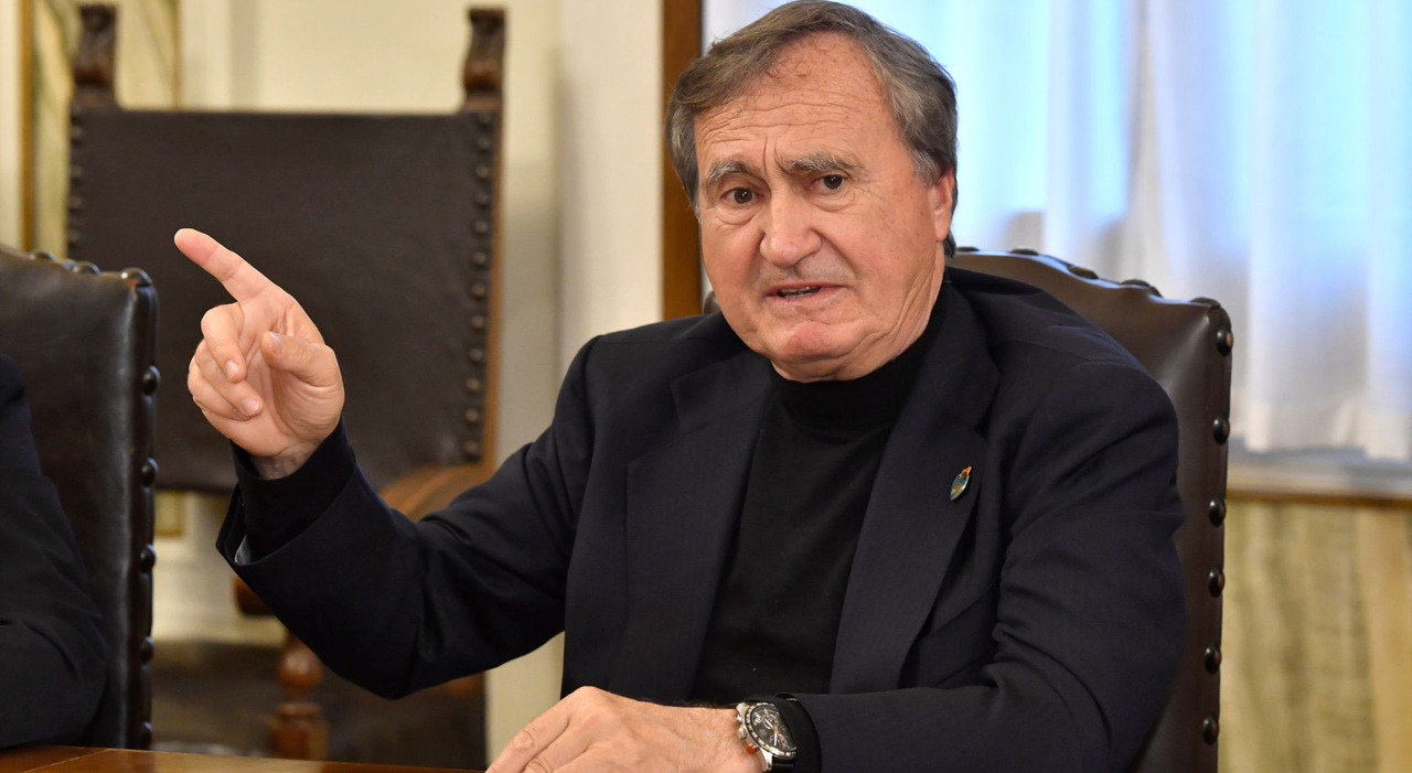 Borseggiatori, Brugnaro: «Date a noi sindaci il potere di metterli in cella. A spese nostre» Borseggiatori, Brugnaro: «Date a noi sindaci il potere di metterli in cella. A spese nostre»
