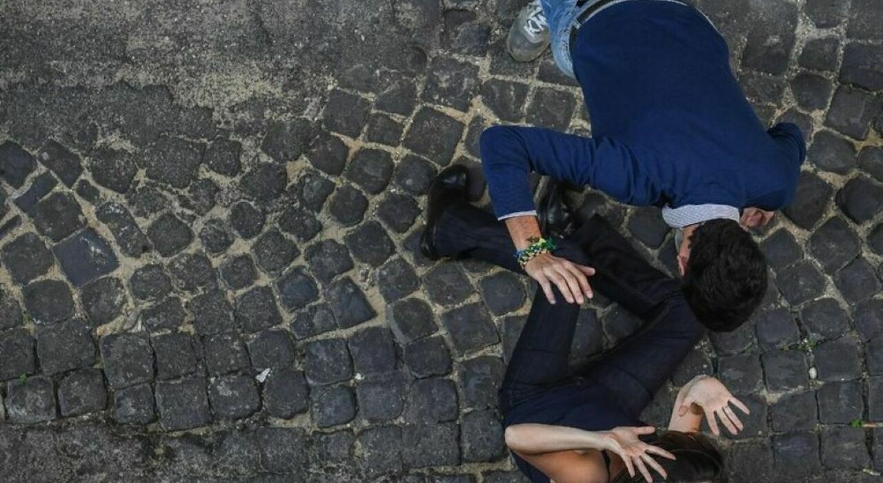 https://statics.cedscdn.it/photos/MED_HIGH/2025/08/29/9037571_29172805_stupro_gruppo_tortoreto_arrestati_chi_sono_oggi_29_8_2025.jpg