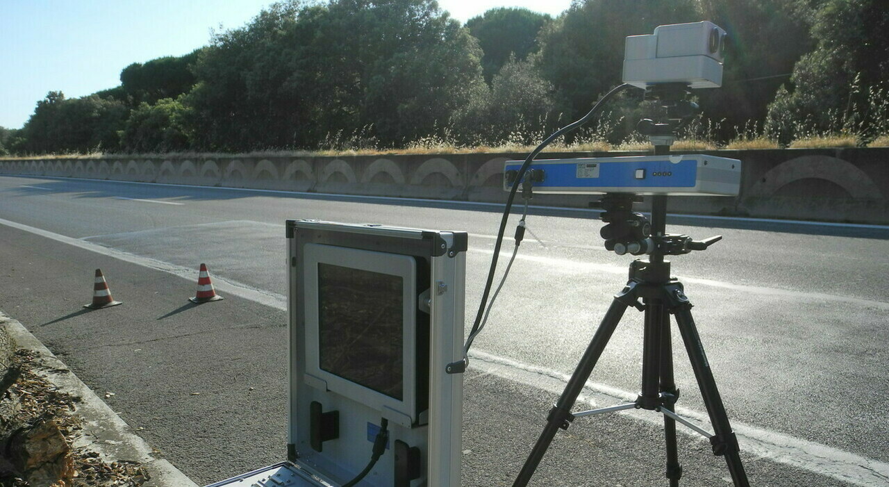 https://statics.cedscdn.it/photos/MED_HIGH/2025/08/30/9039145_30134835_7600691_29203105_autovelox_roma_strade_nuova_generazione.jpg