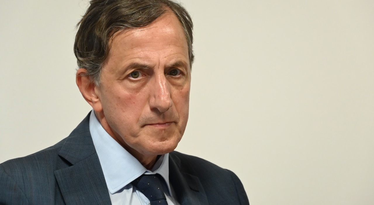 Fossombrone, il direttore Ast Carelli: «Il laboratorio analisi è attivo. Non verrà chiuso bensì potenziato». Però nell?atto aziendale non figura Fossombrone, il direttore Ast Carelli: «Il laboratorio analisi è attivo. Non verrà chiuso bensì potenziato». Però nell?atto aziendale non figura