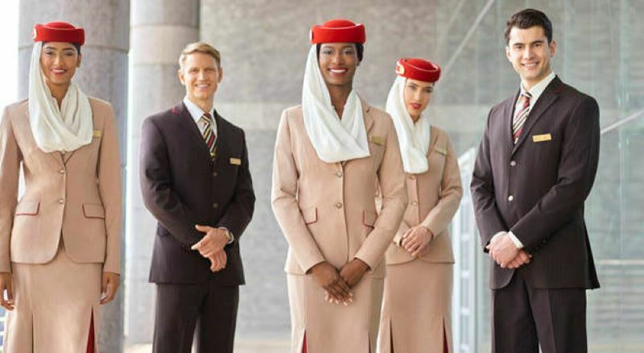Emirates, 4 giorni di colloqui a porte aperte: stipendio da 2600 euro più i benefit. I requisiti, dall Emirates, 4 giorni di colloqui a porte aperte: stipendio da 2600 euro più i benefit. I requisiti, dall