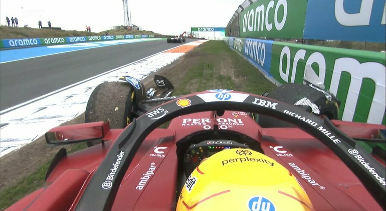 GP Olanda, la diretta: Piastri leader, Hamilton contro il muro, entra la safety car GP Olanda, la diretta: Piastri leader, Hamilton contro il muro, entra la safety car
