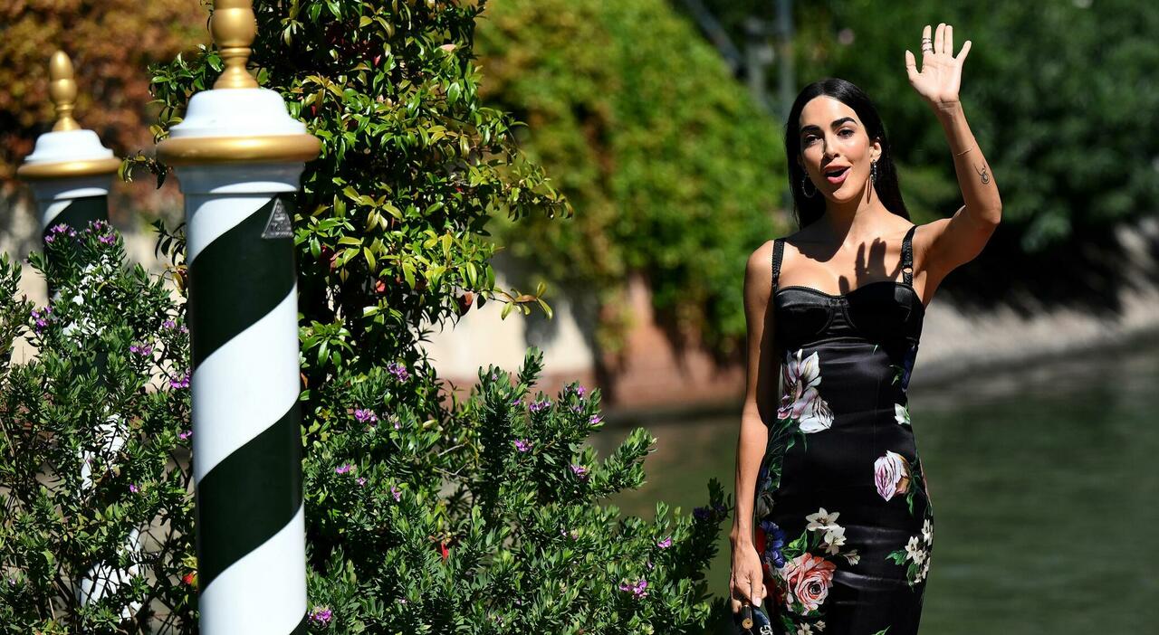 Rocio Munoz Morales alla Mostra del Cinema di Venezia dopo la rottura con Raoul Bova: «Sto bene, non si vede?»