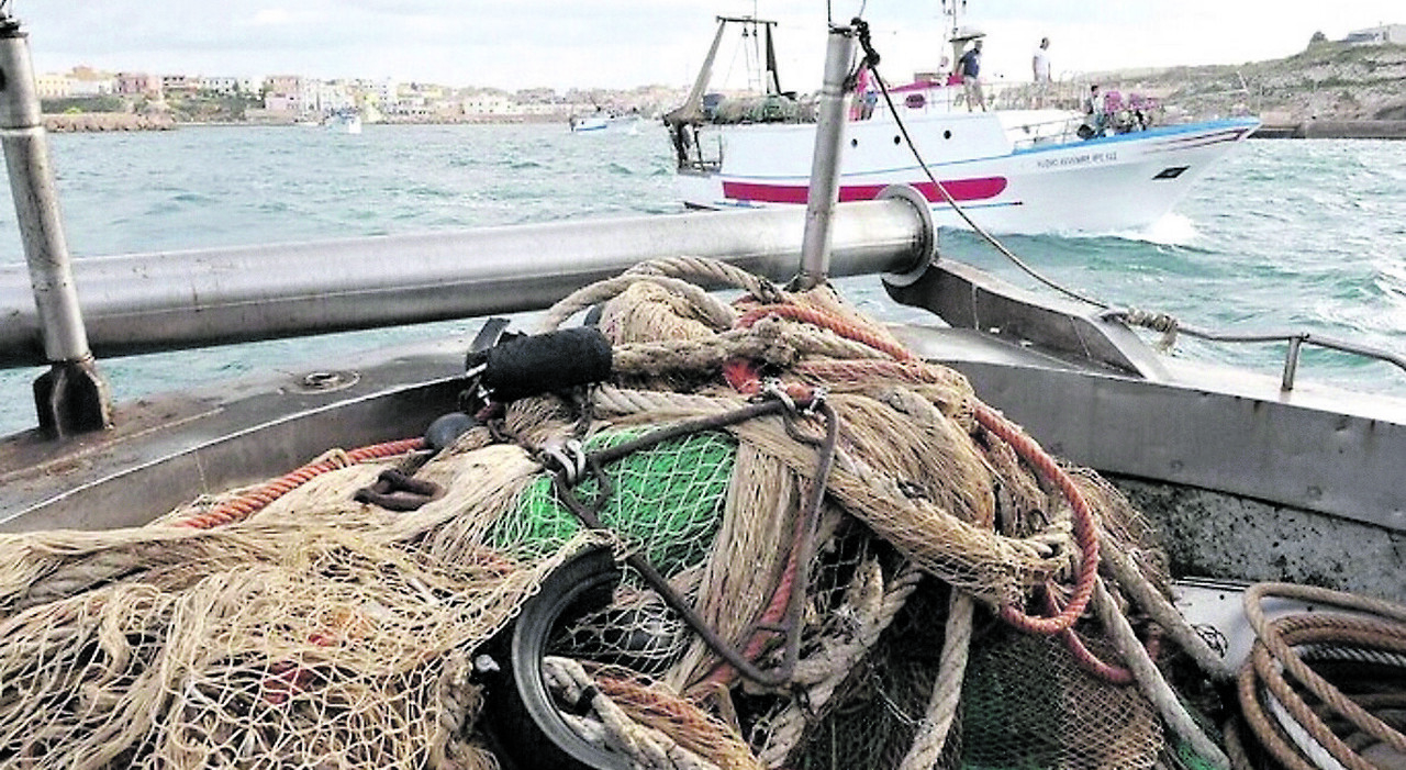 Anticipato il fermo pesca: da oggi lo stop. La protesta: «Danni per tutti» Anticipato il fermo pesca: da oggi lo stop. La protesta: «Danni per tutti»