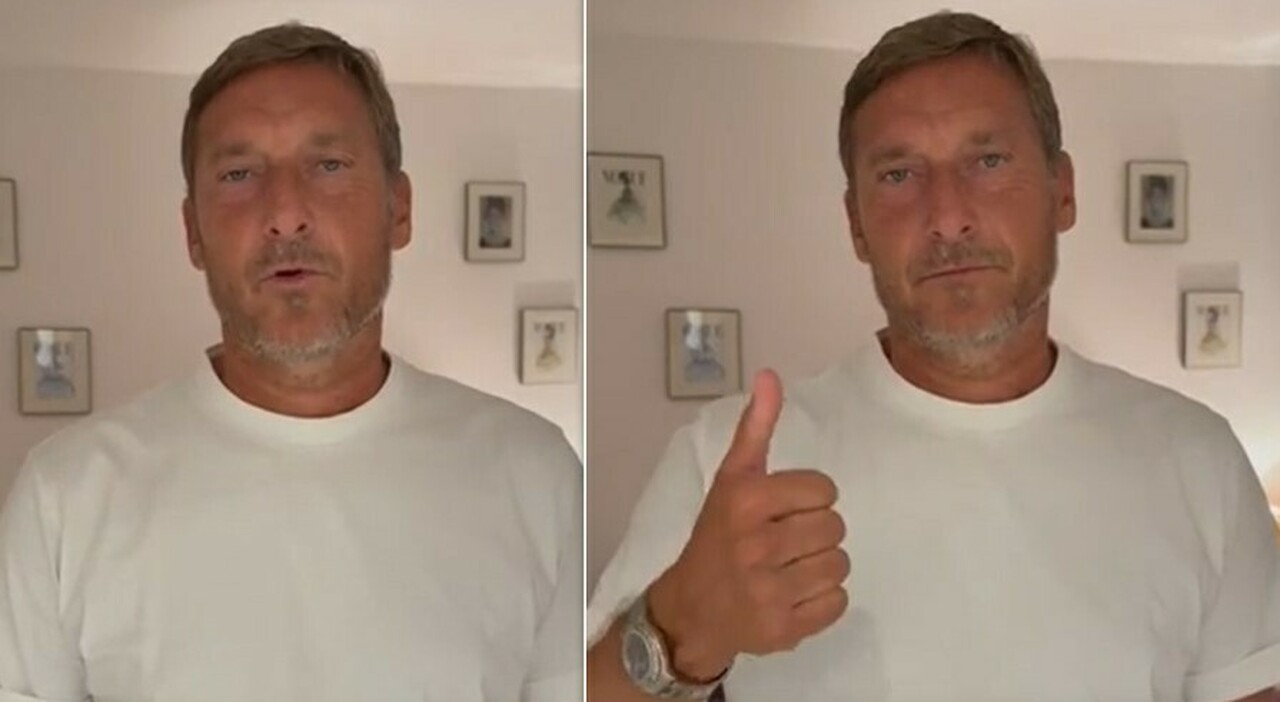 https://statics.cedscdn.it/photos/MED_HIGH/2025/09/01/9042049_01074932_francesco_totti_videomessaggio_terracina_oggi_1_9_2025.jpg
