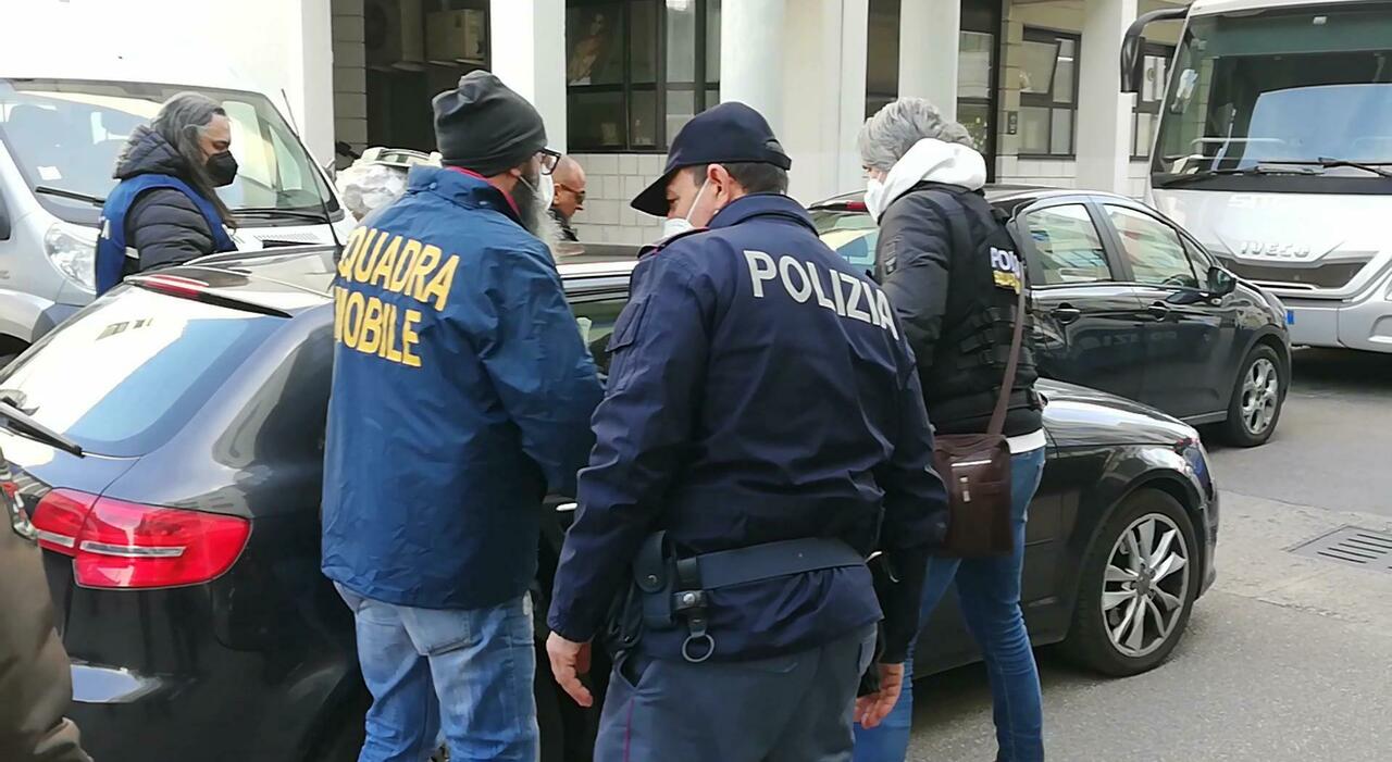 Sacra corona: summit e azioni punitive in programma: fermati in quattro, due "boss"
